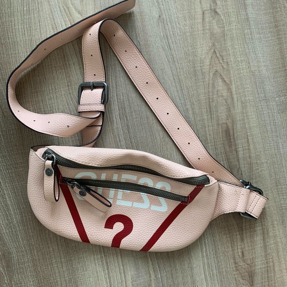 GUESS Leather Cross Body Bag with heavy duty hardware / great condition